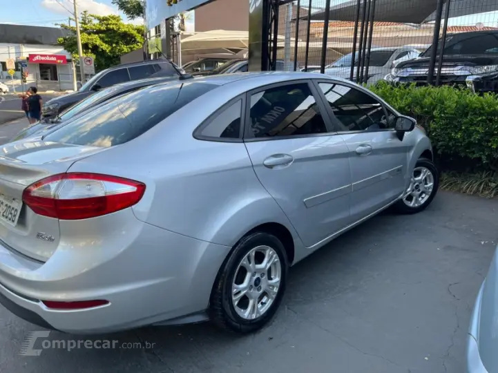 FIESTA 1.6 SE Plus Sedan 16V