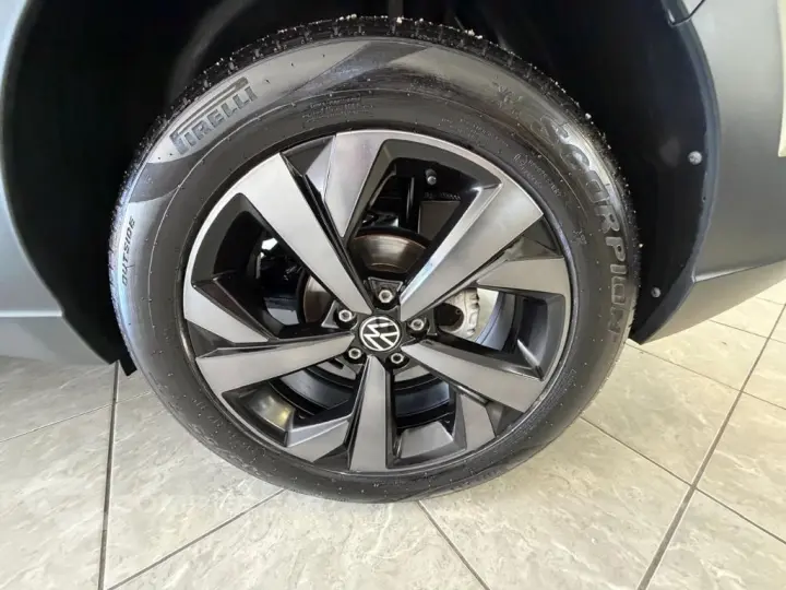 Nivus Highline 1.0 200 TSI Flex Aut.