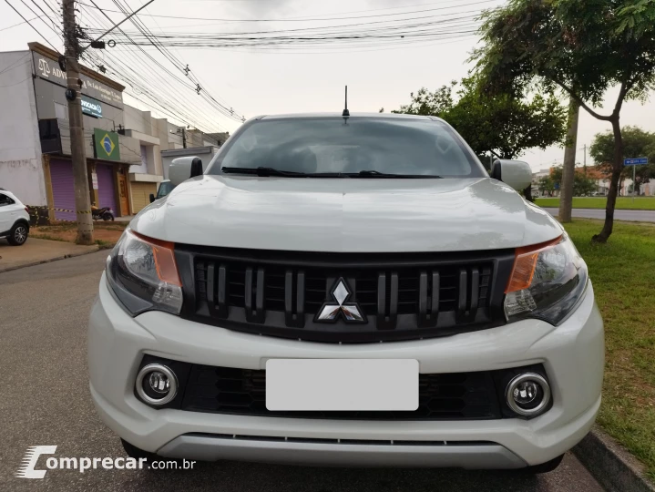 L200 TRITON 2.4 16V Turbo GL CD 4X4