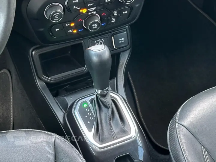 Renegade Long. T270 1.3 TB 4x2 Flex Aut.