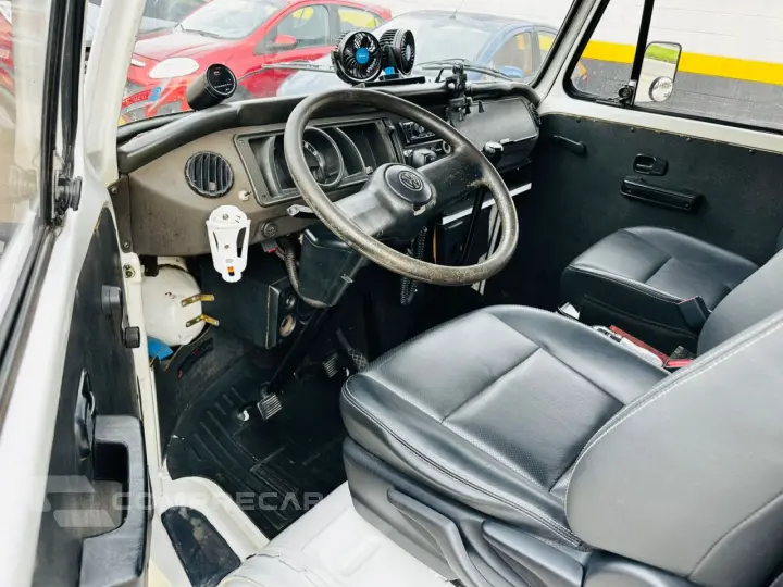 Kombi 1.4 FLEX STD 9 LUGARES