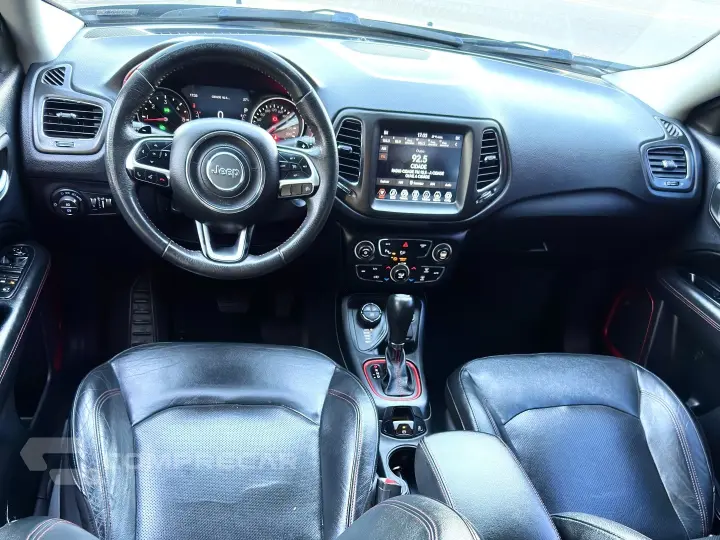 COMPASS 2.0 16V DIESEL TRAILHAWK 4X4 AUTOMÁTICO