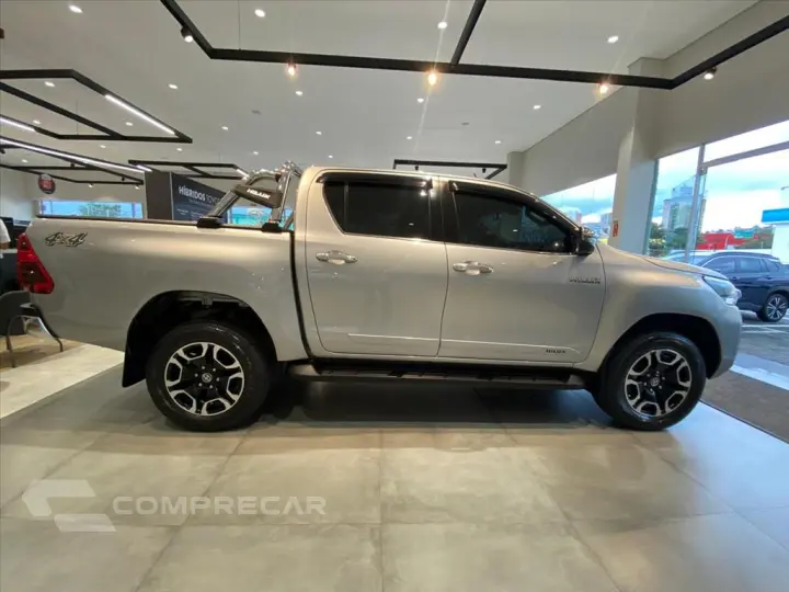 HILUX 2.8 D-4D TURBO DIESEL CD SRX 4X4 AUTOMÁTICO