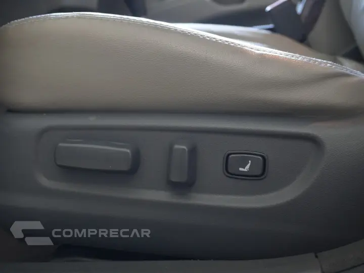 AZERA 3.3 MPFI GLS SEDAN V6 24V GASOLINA 4P AUTOMÁTICO