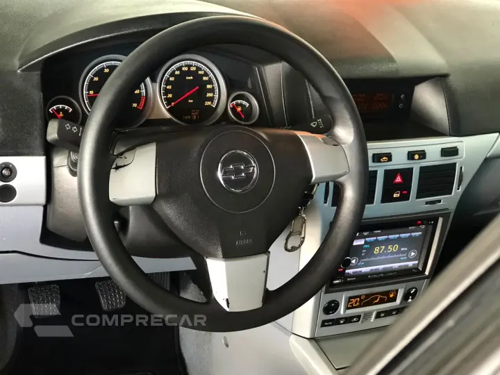 VECTRA 2.0 MPFI Elegance 8V