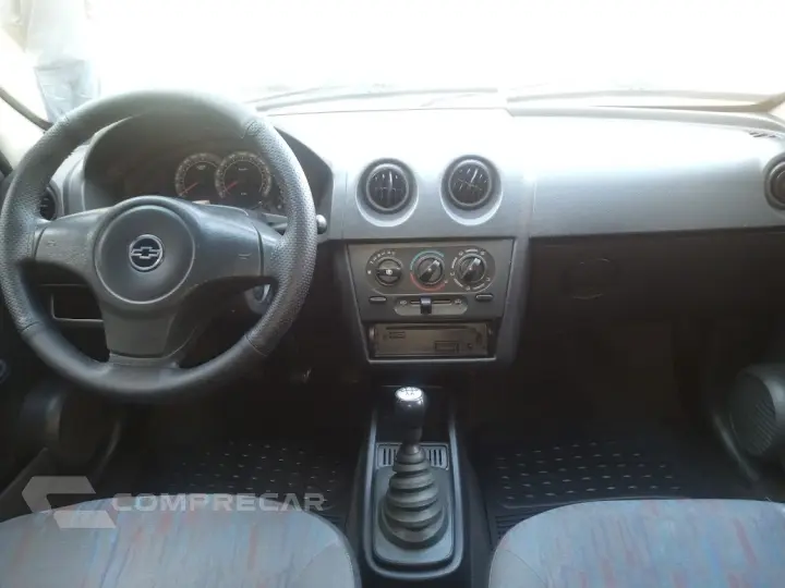 CELTA 1.0 MPFI Life 8V