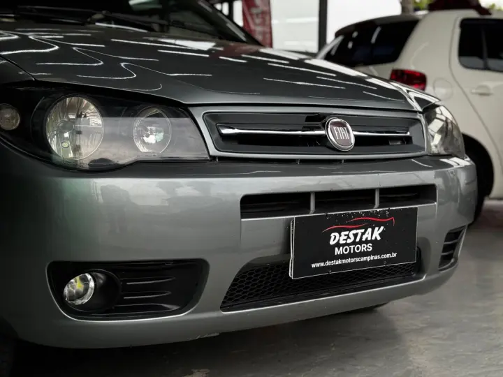 Palio ELX 1.0 Fire/30 Anos F. Flex 8V 4p