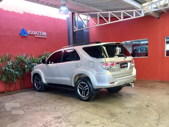 HILUX SW4 3.0 SRV 4X4 16V TURBO INTERCOOLER DIESEL 4P AUTOMÁ