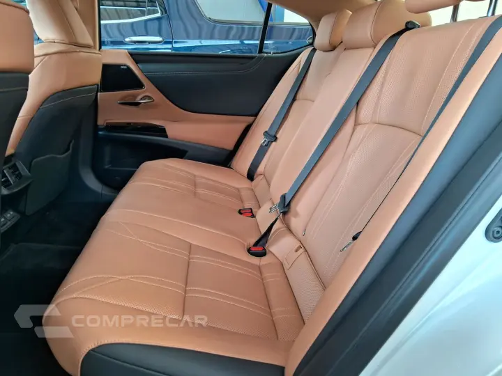 ES 300 H 2.5 16V 4P LUXURY HÍBRIDO AUTOMÁTICO CVT