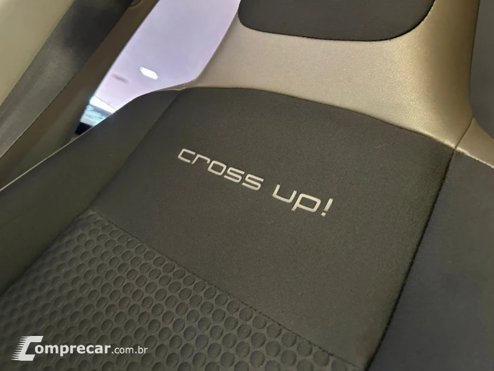 up! cross 1.0 TSI Total Flex 12V 5p