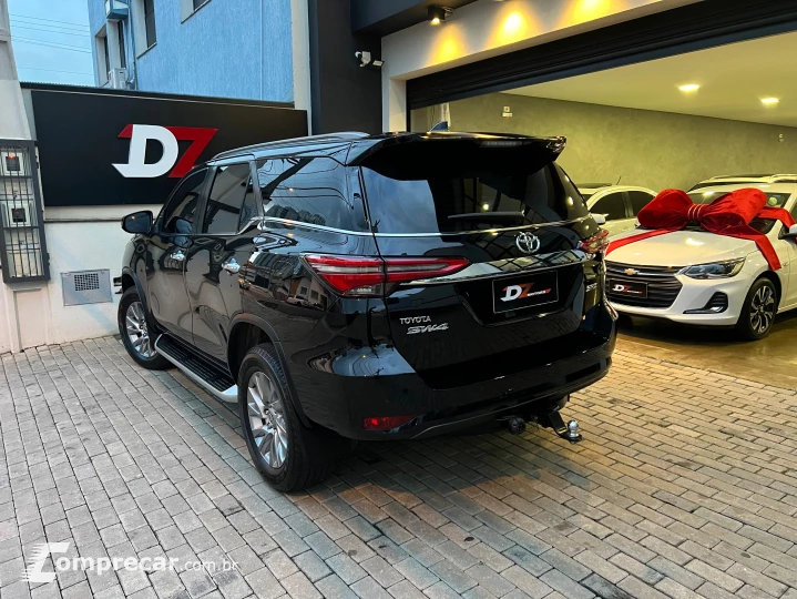 HILUX SW4 2.8 D-4d Turbo SRX 7L 4X4