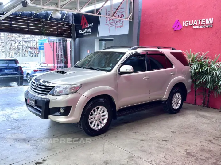 HILUX SW4 3.0 SRV 4X4 7 LUGARES 16V TURBO INTERCOOLER DIESEL