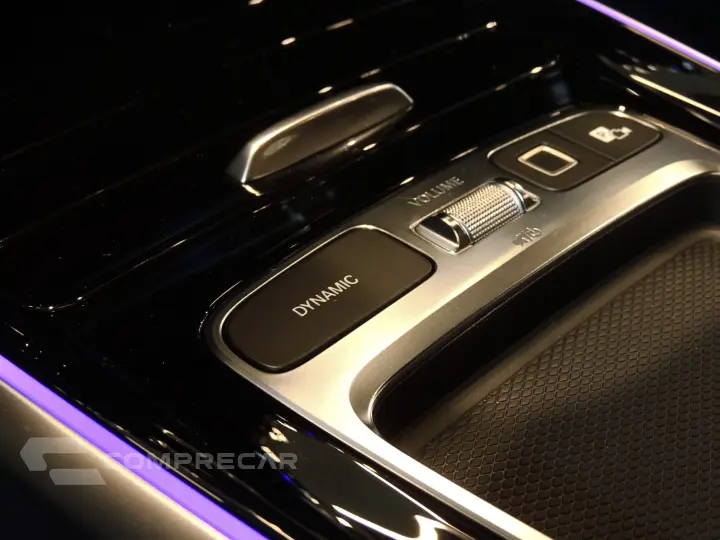 GLB 220 2.0 Mhev AMG Line 4matic 8g-dct