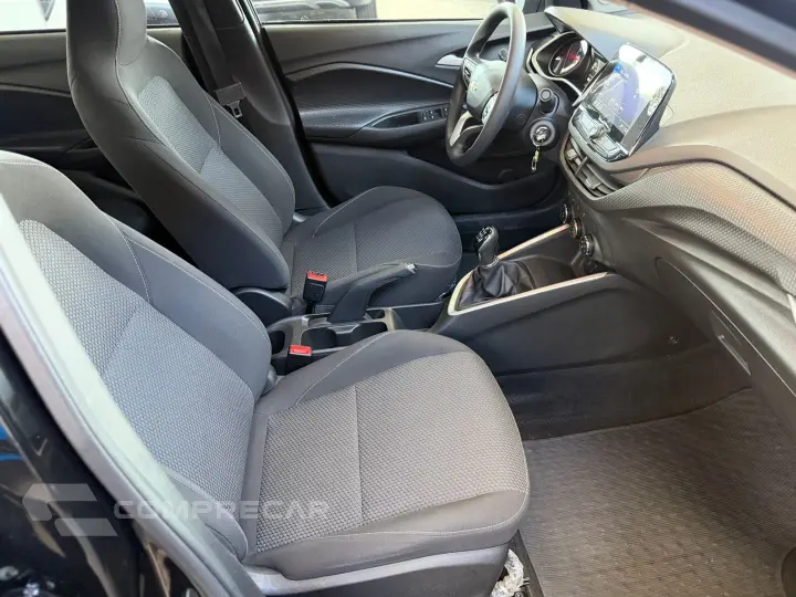 ONIX SEDAN Plus LT 1.0 12V TB Flex Mec.