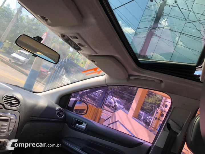FOCUS 2.0 Ghia Sedan 16V