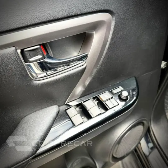 HILUX SW4 4.0 SRX 4X4 7 Lugares V6 24V