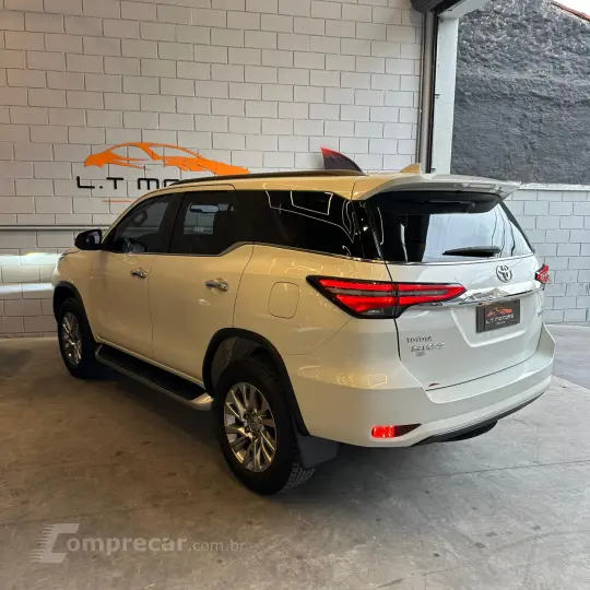 HILUX 2.8 SW4 4X4 8V