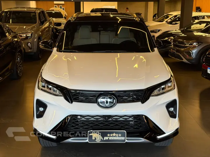 HILUX SW4 2.8 D-4D TURBO DIESEL DIAMOND 7L 4X4 AUTOMÁTICO