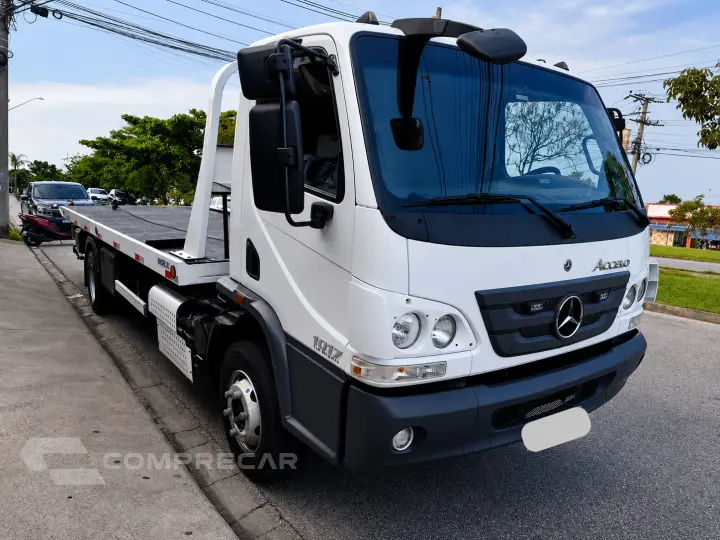 Accelo 1017 + Plataforma (Guincho)