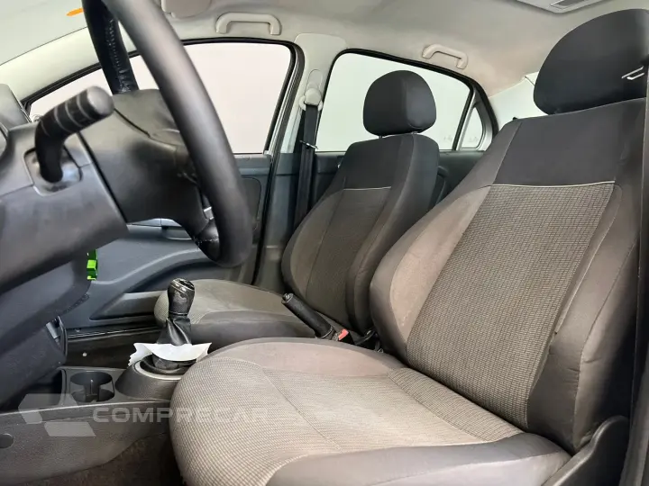 VOYAGE 1.6 MI CITY 8V FLEX 4P MANUAL