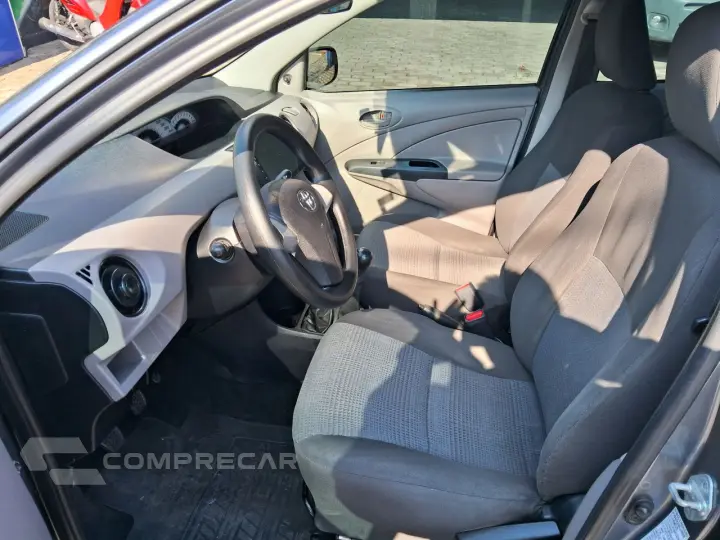 Etios Sedan 1.5 16V 4P FLEX XS