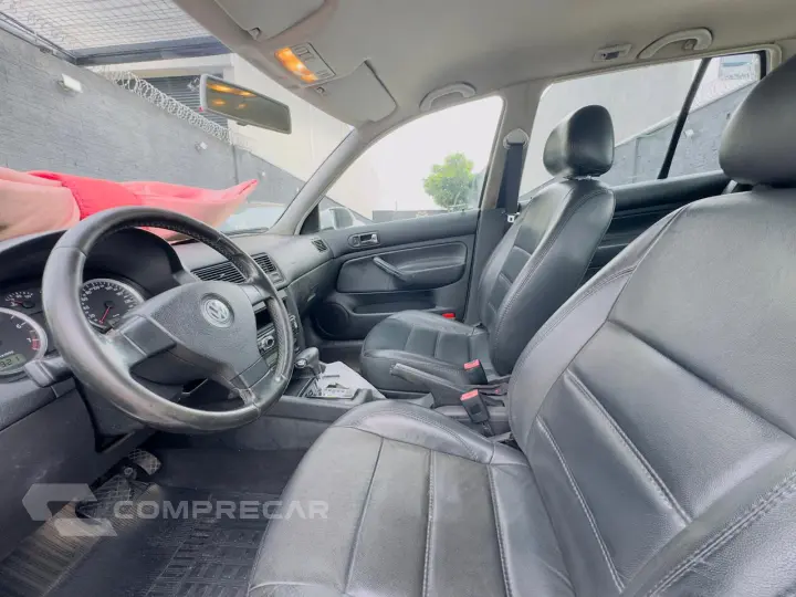 Golf 2.0 4P AUTOMÁTICO