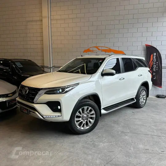 HILUX 2.8 SW4 4X4 8V