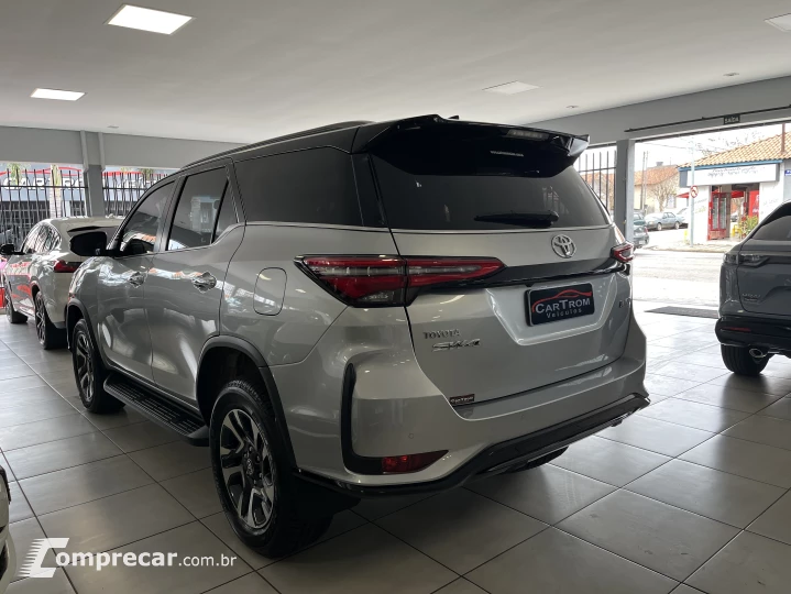 HILUX SW4 2.8 D-4d Turbo Diamond 7L