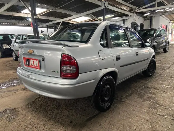 CLASSIC SEDAN 1.0 4P