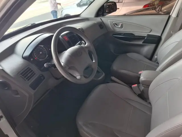 TUCSON - 2.0 MPFI GLS 16V 143CV 2WD 4P AUTOMÁTICO