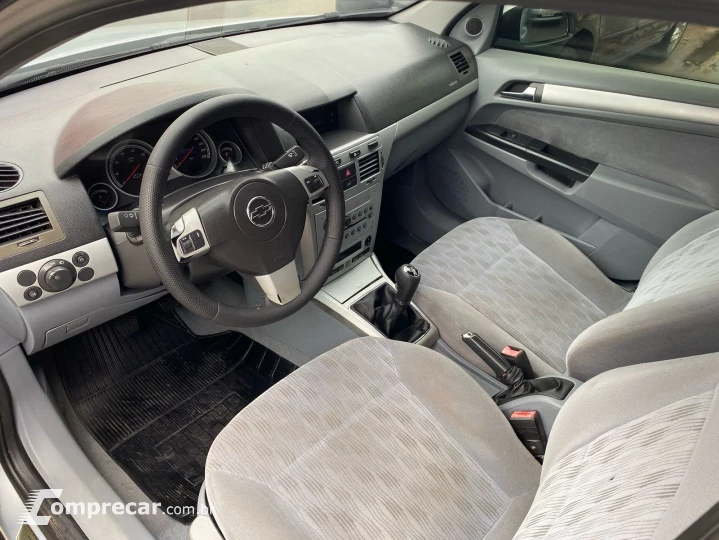 VECTRA 2.0 MPFI Elegance 8V