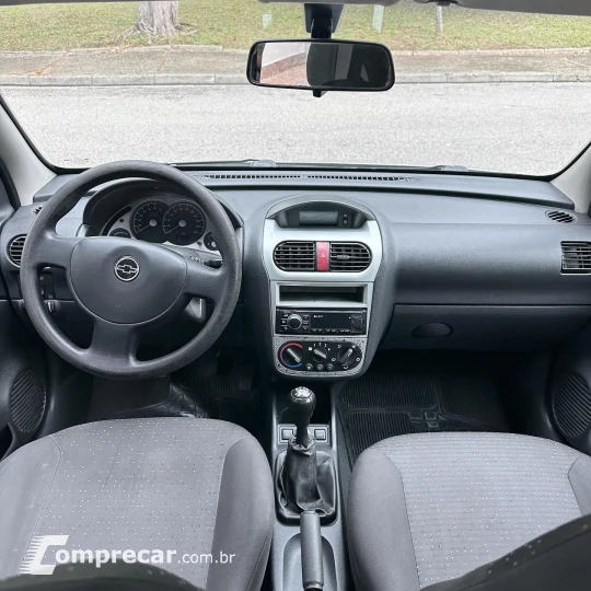 CORSA 1.4 MPFI Premium Sedan 8V