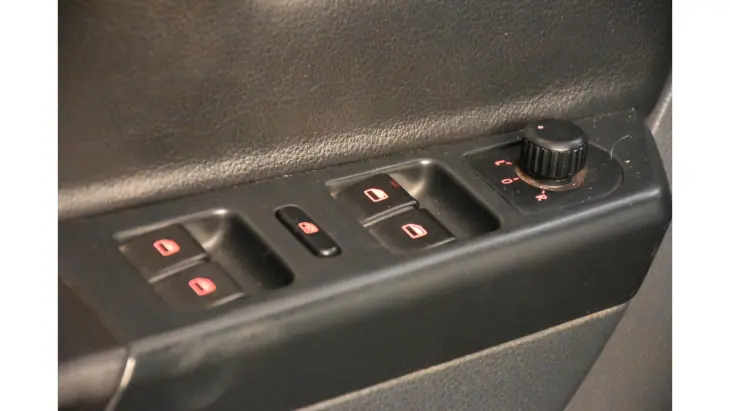 FOX - 1.6 MI ROCK IN RIO 8V 4P MANUAL