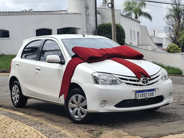 ETIOS 1.3 XS 16V FLEX 4P MANUAL