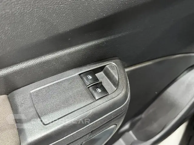 PRISMA - 1.0 MPFI LT 8V 4P MANUAL