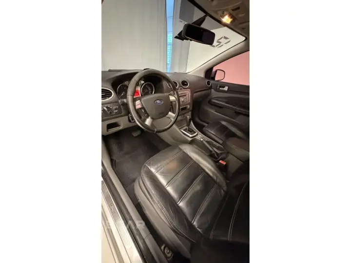 FOCUS 2.0 TITANIUM HATCH 16V FLEX 4P AUTOMÁTICO