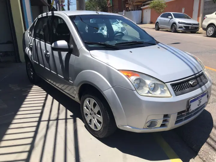 FIESTA 1.6 MPI Class Sedan 8V