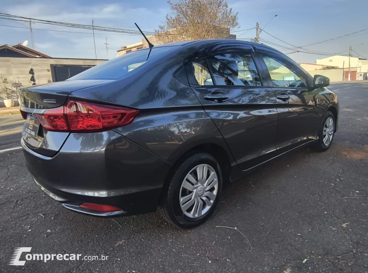 CITY 1.5 DX Sedan 16V