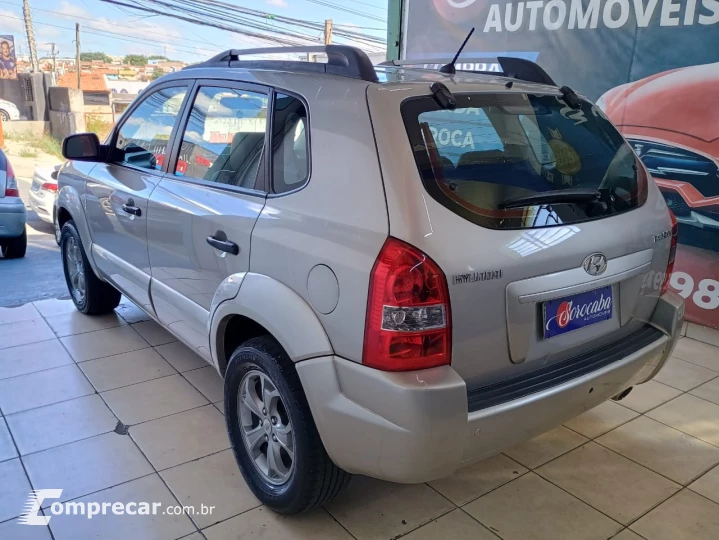 Tucson GL Automática