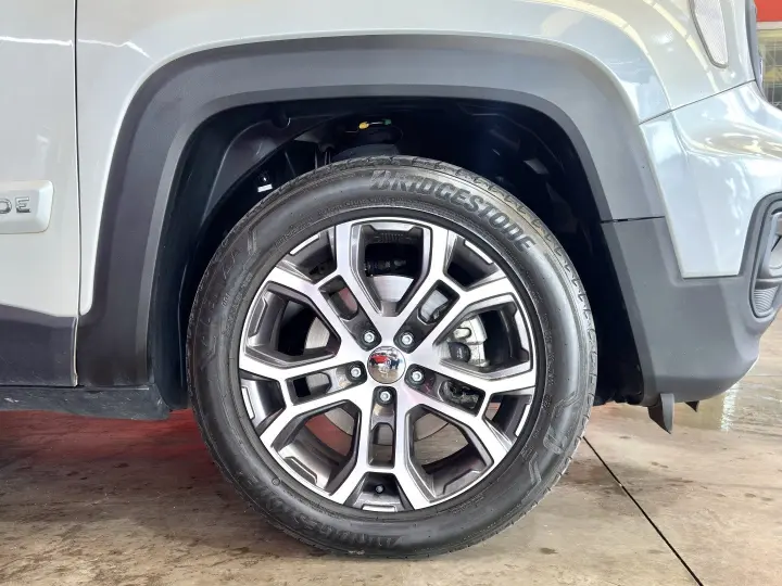 RENEGADE 1.3 T270 TURBO FLEX LONGITUDE AT6