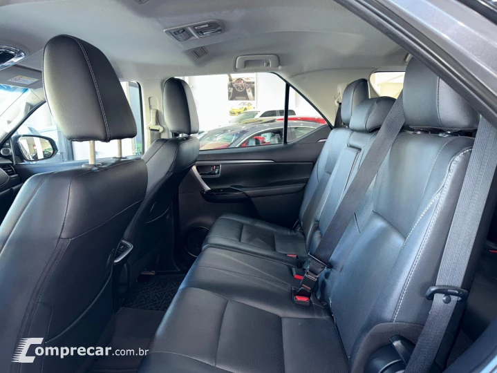 Hilux SW4 SRX 2.8