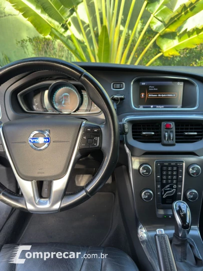 V40 2.0 T4 Momentum