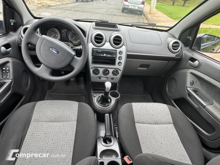 FIESTA 1.6 Rocam SE Sedan 8V