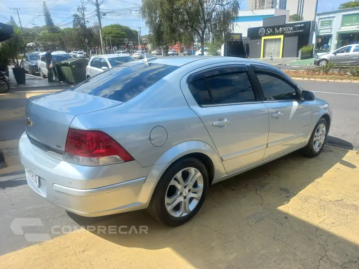 VECTRA 2.0 MPFI Elegance 8V