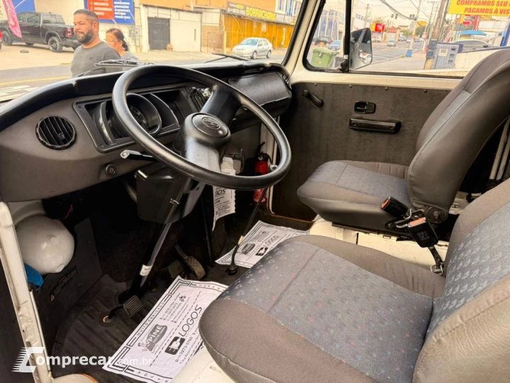 Kombi Furgão 1.4 Mi Total Flex 8V