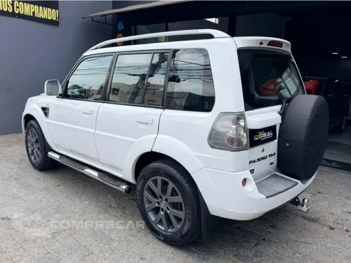 PAJERO TR4 2.0 4X2 16V 140CV FLEX 4P AUTOMÁTICO
