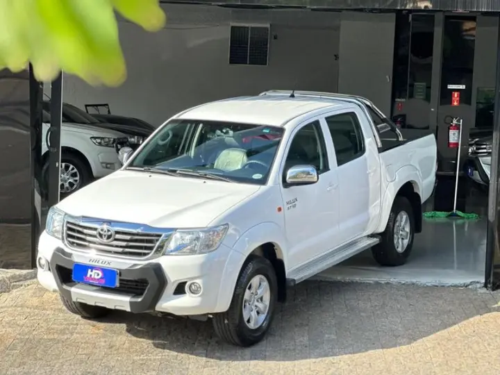 HILUX CD4X2 SR