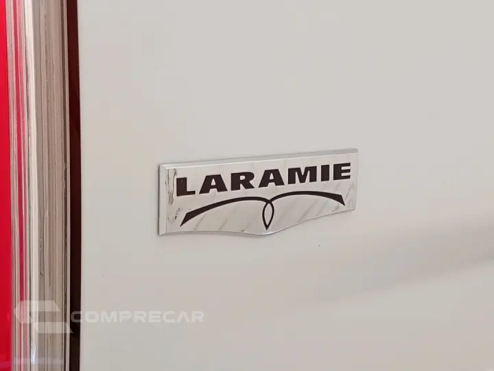 CLASSIC 5.7 V8 GASOLINA LARAMIE CD 4X4 AUTOMÁTICO