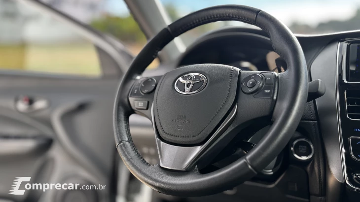 YARIS 1.5 16V Sedan XS