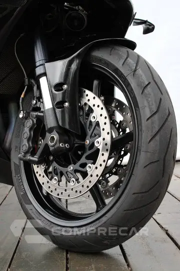 YAMAHA YZF R1